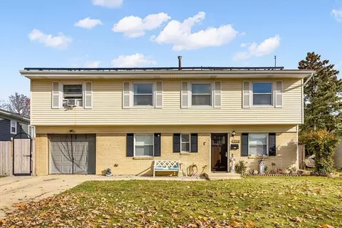 6881 Hickory St, Hanover Park, IL 60133