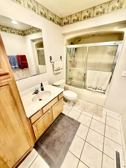 407 Santa Barbara Rd, Lakemoor, IL 60051 photo 14