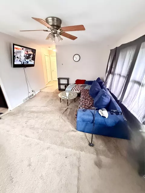 407 Santa Barbara Rd, Lakemoor, IL 60051 photo 9