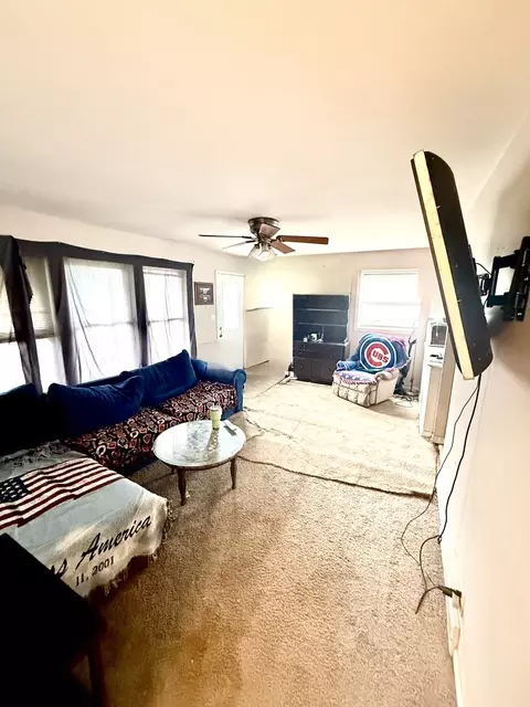 407 Santa Barbara Rd, Lakemoor, IL 60051 photo 8