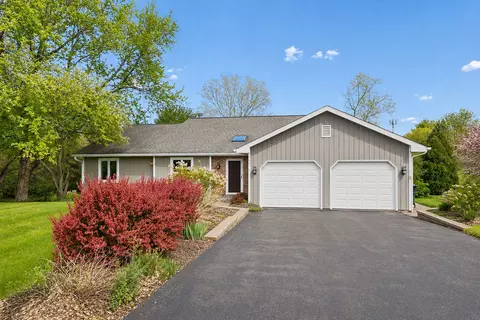 4508 Nancy Dr, Crystal Lake, IL 60014