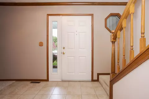 Entry Way - 2605 Keystone Rd, Bloomington, IL 61704 photo 2 of 3