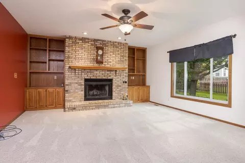 Living - 2605 Keystone Rd, Bloomington, IL 61704 photo 2 of 9