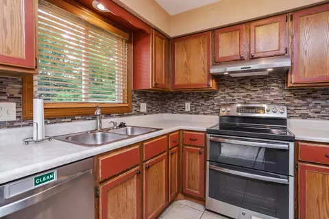 Kitchen - 2605 Keystone Rd, Bloomington, IL 61704 photo 5 of 7