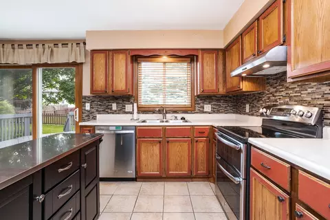 Kitchen - 2605 Keystone Rd, Bloomington, IL 61704 photo 6 of 7
