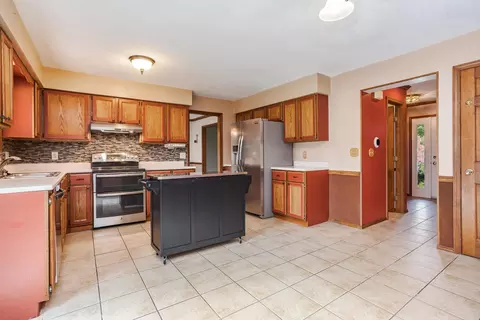 Kitchen - 2605 Keystone Rd, Bloomington, IL 61704 photo 3 of 7