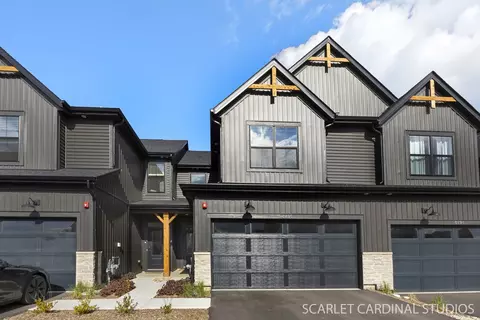 8490 Cornelia Ln, Woodridge, IL 60517