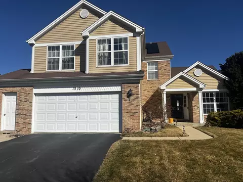 1310 York Dr, Carpentersville, IL 60110