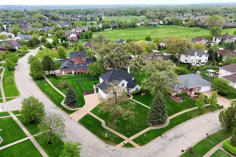 1231 Abbey Oaks Dr, Lemont, IL 60439