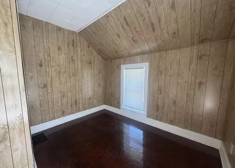 Bedroom - 302 Coeburg St, Rio, IL 61472 photo 2 of 2