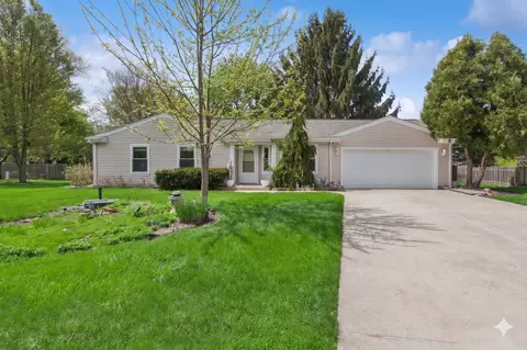 3287 Medford Ct, Island Lake, IL 60042