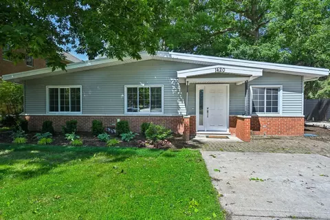 1420 Magnolia St, Glenview, IL 60025