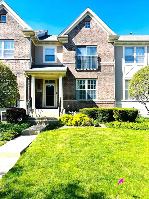 2585 Waterbury Ln, Buffalo Grove, IL 60089