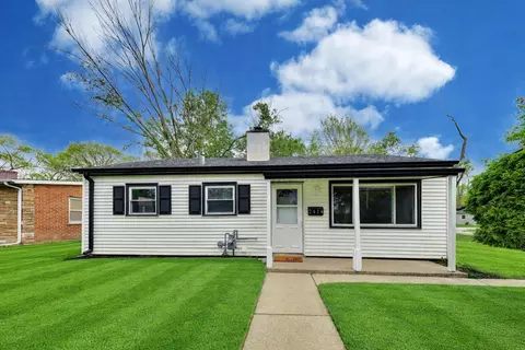 2414 Circle Dr, Hazel Crest, IL 60429