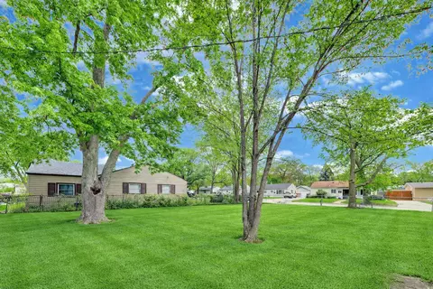 Exterior - 2414 Circle Dr, Hazel Crest, IL 60429 photo 4 of 7