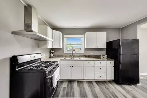Kitchen - 2414 Circle Dr, Hazel Crest, IL 60429 photo 1 of 2