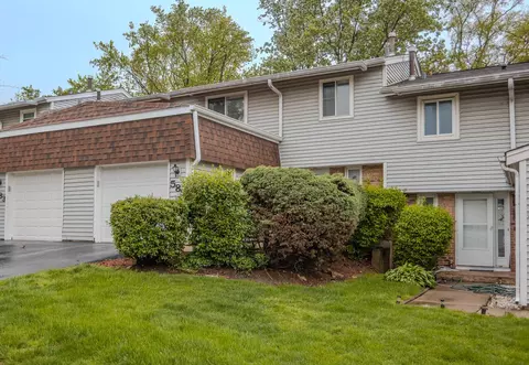 585 Sharon Way, Bolingbrook, IL 60440