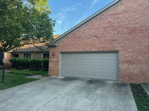 1621 Broadmoor Dr #1621, Champaign, IL 61821
