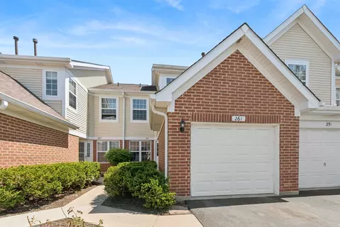 261 Ashbury Ln, Roselle, IL 60172