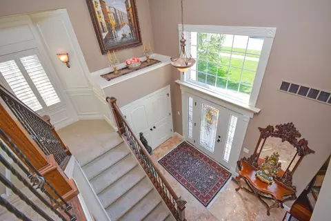 Entry Way - 1303 Janet Dr, Bloomington, IL 61704 photo 2 of 7