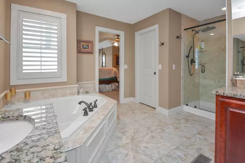 Bath - 1303 Janet Dr, Bloomington, IL 61704 photo 8 of 14