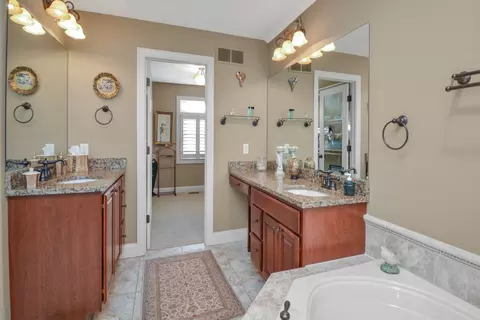 Bath - 1303 Janet Dr, Bloomington, IL 61704 photo 2 of 14