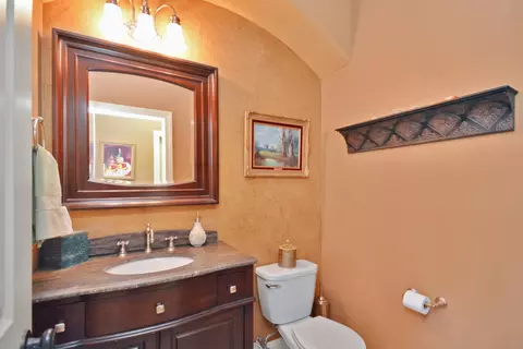 Bath - 1303 Janet Dr, Bloomington, IL 61704 photo 12 of 14