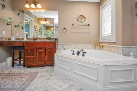 Bath - 1303 Janet Dr, Bloomington, IL 61704 photo 6 of 14
