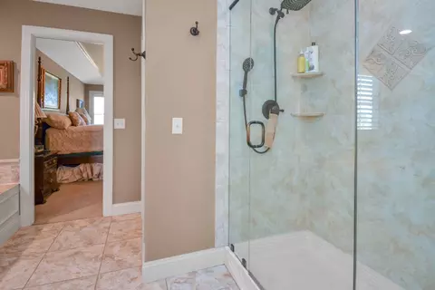 Bath - 1303 Janet Dr, Bloomington, IL 61704 photo 4 of 14
