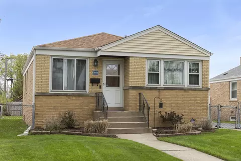 9966 Montrose Ave, Schiller Park, IL 60176
