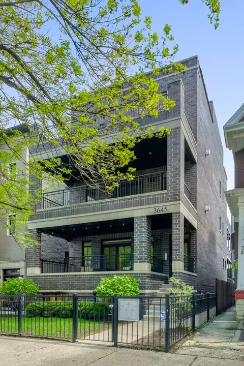 3645 N Damen Ave #1, Chicago, IL 60618