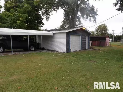 Exterior - 1014 Beulah St, Eldorado, IL 62930 photo 2 of 6