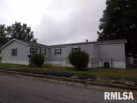 1014 Beulah St, Eldorado, IL 62930