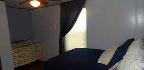 Bedroom - 1014 Beulah St, Eldorado, IL 62930 photo 5 of 5