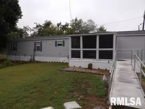 Exterior - 1014 Beulah St, Eldorado, IL 62930 photo 1 of 6