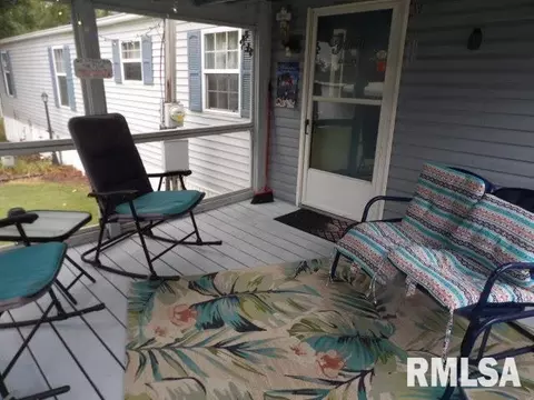 Exterior - 1014 Beulah St, Eldorado, IL 62930 photo 6 of 6