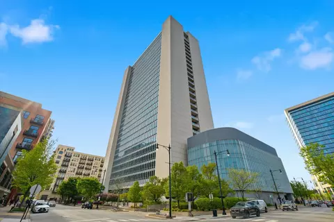 500 W Superior St #1010, Chicago, IL 60654