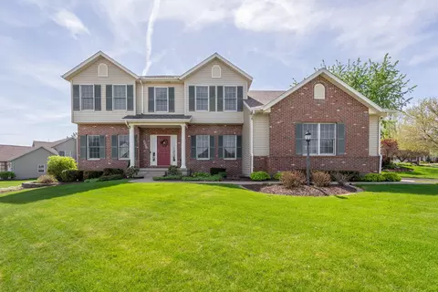 5355 Heather Glen Cir, Bettendorf, IA 52722