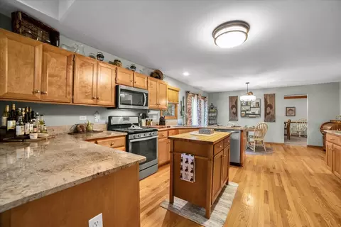 Kitchen - 2217 Stonehaven Dr, Plainfield, IL 60586 photo 2 of 3