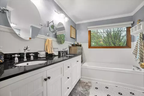 Bath - 2217 Stonehaven Dr, Plainfield, IL 60586 photo 3 of 5