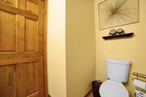 Bath - 2217 Stonehaven Dr, Plainfield, IL 60586 photo 2 of 5