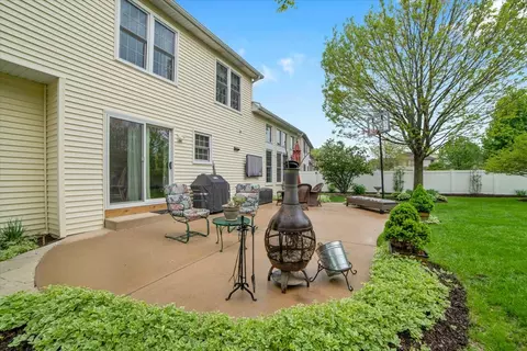 Exterior - 2217 Stonehaven Dr, Plainfield, IL 60586 photo 5 of 10