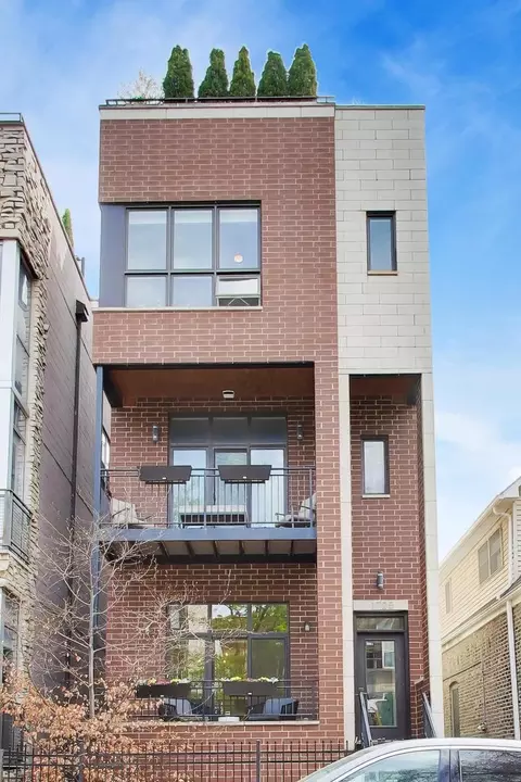 1725 W Le Moyne St #1, Chicago, IL 60622