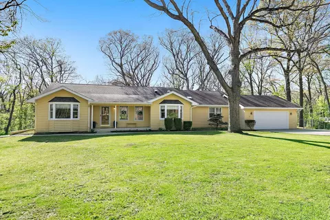 713 Council Hill Rd, East Dundee, IL 60118