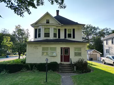 533 S 4th St, Watseka, IL 60970