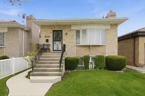 4818 N Sayre Ave, Chicago, IL 60656