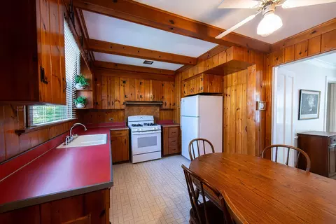 Kitchen - 1064 Springfield Ave, Deerfield, IL 60015 photo 3 of 4
