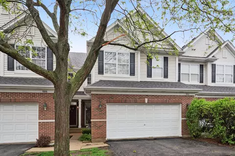 9012 Buckingham Park Dr, Des Plaines, IL 60016
