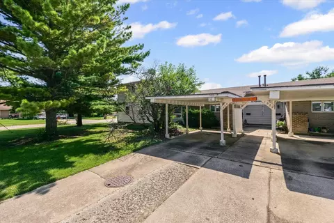 1524 Golfview Rd, Rantoul, IL 61866