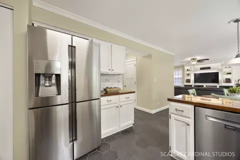 Kitchen - 103 Forestview Ln, Aurora, IL 60502 photo 3 of 4